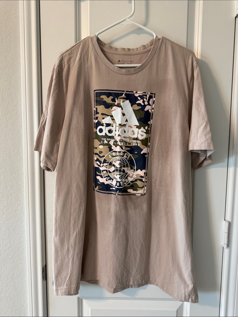 adidas Men’s Beige Graphic Tee with Camo Logo
